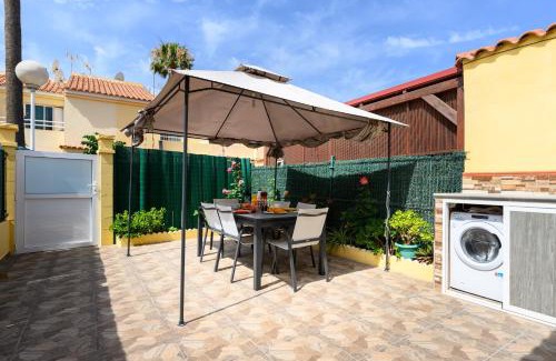 Sonnenland Hotel | Bungalow with Terrace BBQ Pool in Maspalomas