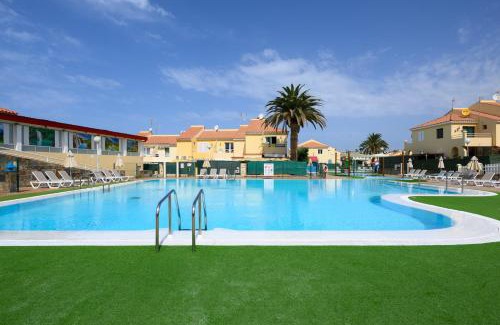Sonnenland Hotel | Bungalow with Terrace BBQ Pool in Maspalomas