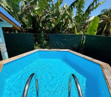 Trois-Rivieres House | Bunghello Village Piscine & Spa