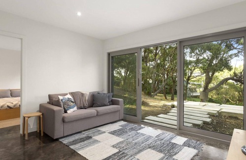 Skenes Creek House | Bungoona - Modern & Stylish