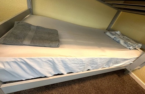 Harlingen House | Bunk Bed In Shared Room In Harlingen TX! 2D