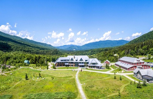 Bretton Woods Apartment | Bunk in shared bunkroom with shared bathroom