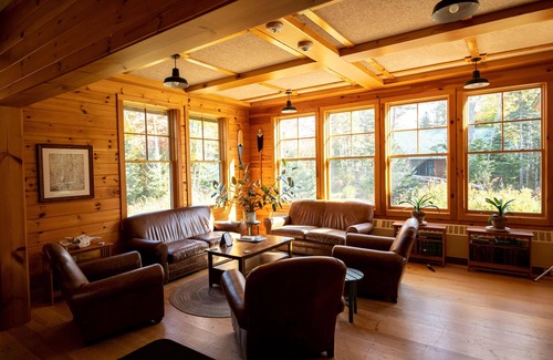 Greenville Ski Chalet | Bunk in shared room with shared bathroom
