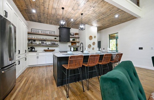 Broken Bow Cabin | Bunk Room | Hot Tub | Fire Pit | Sleeps 16 | Views