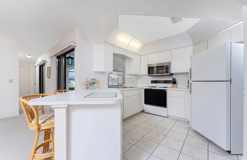 Pebble Beach Apartment | Bunker Lane Breeze – Rotonda West Pool Retreat
