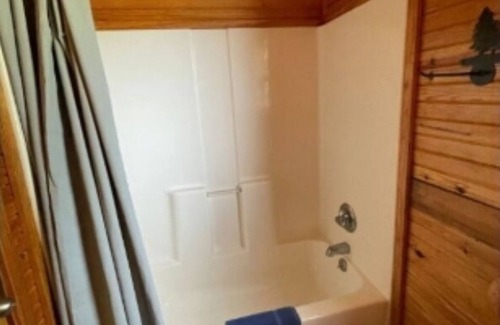 Negreet House | Bunkhouse at Tranquility Bay Resort