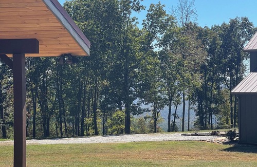 Mt. Sherman Cabin | Bunkhouse in the Beautiful Ozark Mountains Near Iconic Buffalo National River