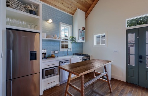 Comfort House | Bunkhouse on High - retreat into your private sanctuary located on High Street