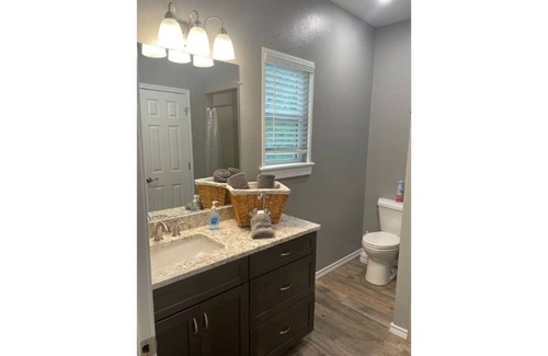 Canyon Lake Cottage | Bunkhouse—Recently built, 2 bedroom, 2 bath Cottage