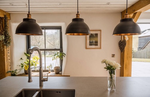 Newquay Cottage | Bunny Cottage is an original farm cottage that has been updated to provide a spacious country retrea