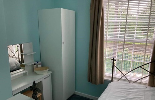 Durham House | Bunnybees Railway Cottage with Private Parking