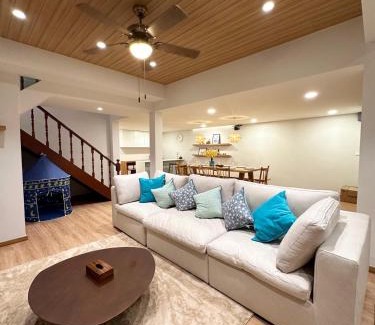 Khlong Toei Nuea House | Bunya House near BTS Asok, Terminal21 Free BF