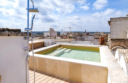 Martina Franca Apartment | Buone Maniere Exclusive Rooms Fico D'india room
