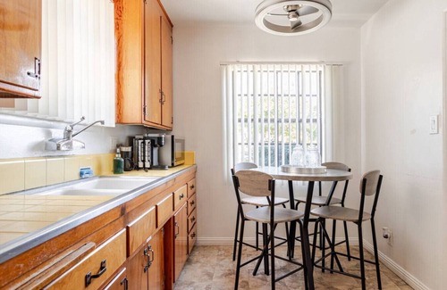 Burbank House | Burbank Starlight Hills