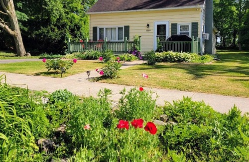 Burdett House | Burdett’s Home Away From Home