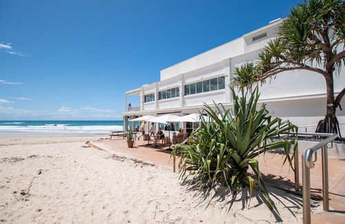 Burleigh Waters Apartment | Burleigh stroll beach / Own entry and King Bed