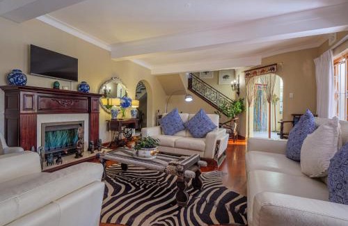 Durban North Villa | Burleigh Villa 7 Bedrooms & 6 Bathrooms