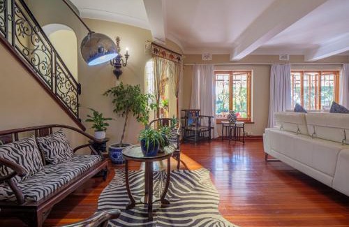 Durban North Villa | Burleigh Villa 7 Bedrooms & 6 Bathrooms