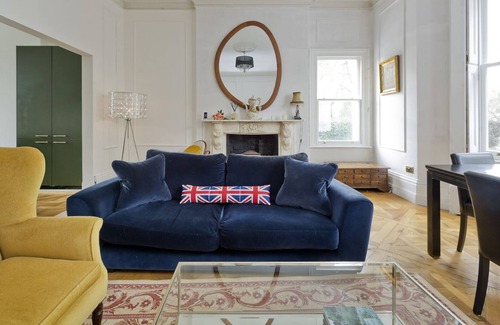South Richmond Apartment | Burlington House, by Veeve