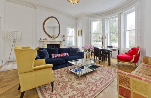 South Richmond Apartment | Burlington House, by Veeve