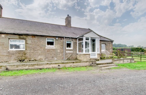 Belford House | Burn Bank Cottage - Two Bedroom House, Sleeps 4