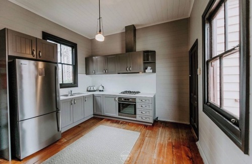 Cawdor House | Burnham Estate CamdennHistoric Homestead near Camden Town Centre