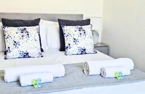 Burnley House | Burnley Terraced House by BEVOLVE - Free Parking 3