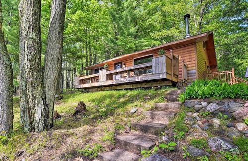 Hayward Cabin | Burns Lake Cabin w/Dock, Fire Pit, Rowboat & More