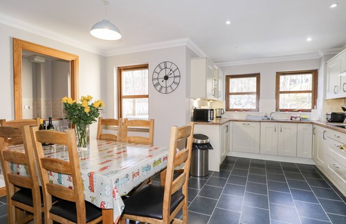 Aviemore Cottage | Burnside House