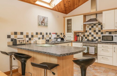 Foss Cottage | BURNSIDE LODGE (LODGE 1, GLENGOULANDIE), pet friendly in Aberfeldy