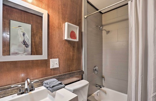 Burnsville Apartment | Burnsville Apt w/ River View - 10 Mi to Hiking!