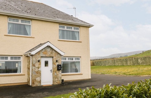 Coleraine House | BURRENMORE RETREAT, family friendly, with open fire in Castlerock