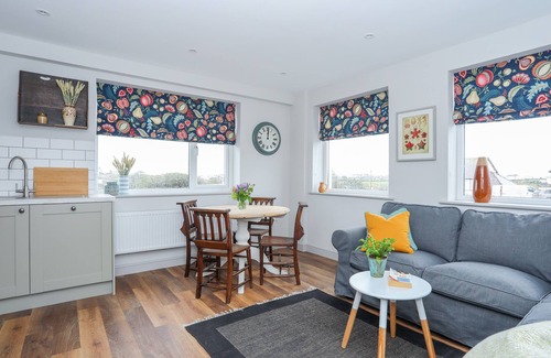 Holyhead Cottage | BURTON APARTMENT, pet friendly, with a garden in Trearddur Bay