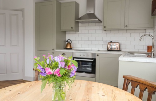 Holyhead Cottage | BURTON APARTMENT, pet friendly, with a garden in Trearddur Bay