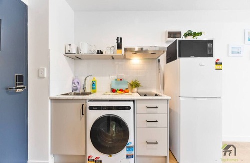 Burwood Apartment | Burwood Central Apt - Cooking, Laundry, Parking