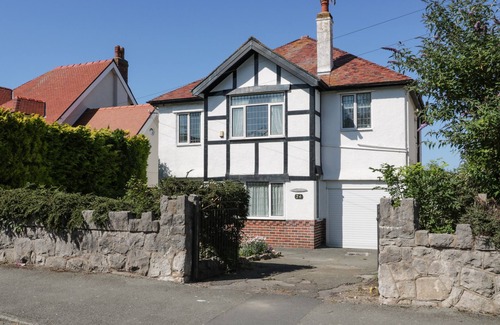 Rhos on Sea House | BURWOOD, pet friendly, character holiday cottage in Rhos-On-Sea