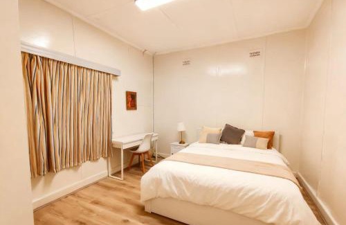 Burwood House | Burwood Quiet Central Stay