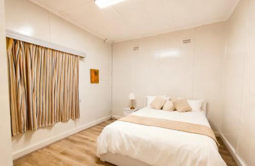 Burwood House | Burwood Quiet Central Stay