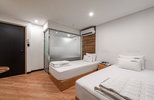 Oncheonjang Hotel | Busan Guseo-dong Candle