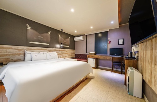 Oncheonjang Hotel | Busan Guseodong Zenith