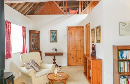 West Knoyle Cottage | BUSH FARM ANNEXE, character holiday cottage in West Knoyle
