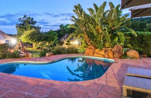 Lepele-Nkumpi Cabin | Bush Willow Lodge - Al Thandiwe