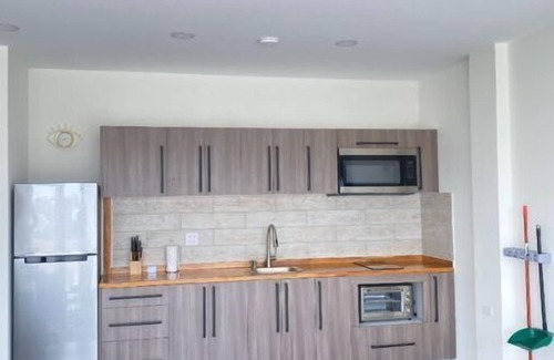 Bushiri Apartment | Bushiri's Long Life Building-2BD/1BA APT-Sleeps 4