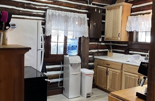 East Stroudsburg Cabin | Bushkill Waterfront Log Cabin