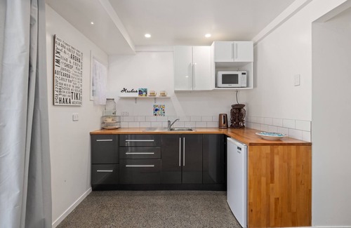 Kerikeri House | Bushview Hideout - Kerikeri Holiday Home