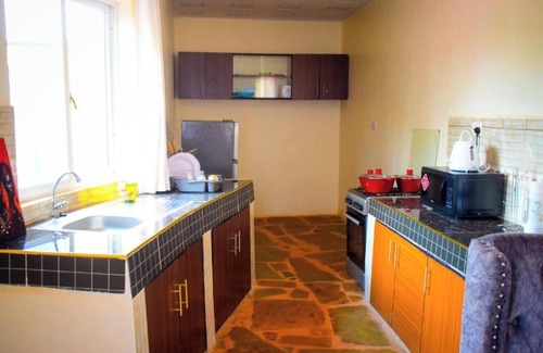 Voi Cottage | Bustani luxury 3