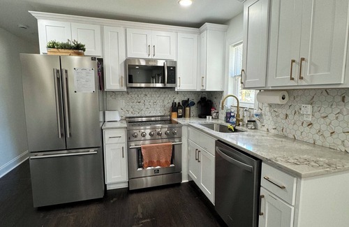Winston - Salem House | Buttercup Hideaway; Cozy oasis near WFU, Reynolda Gardens & Historic Graylyn
