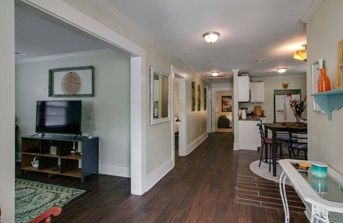 Clarksville House | Butterfly House 1021 Crossland Ave