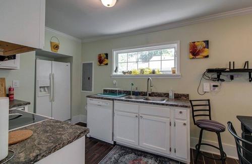 Clarksville House | Butterfly House 1021 Crossland Ave
