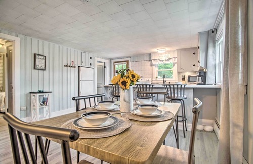 Buzzards Bay House | 'Buttermilk Cottage' - Cape Cod Escape w/Fire Pit